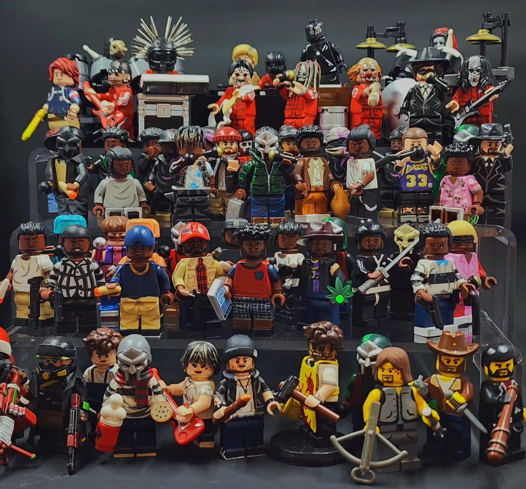 Minifigures