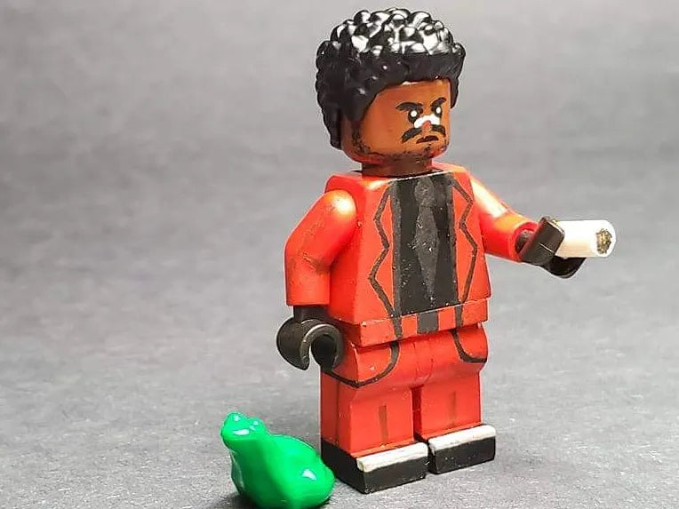 The "Weekend" Minifigure