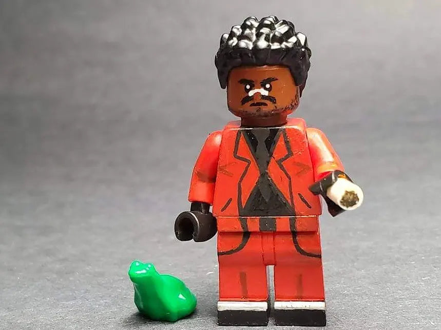 The "Weekend" Minifigure