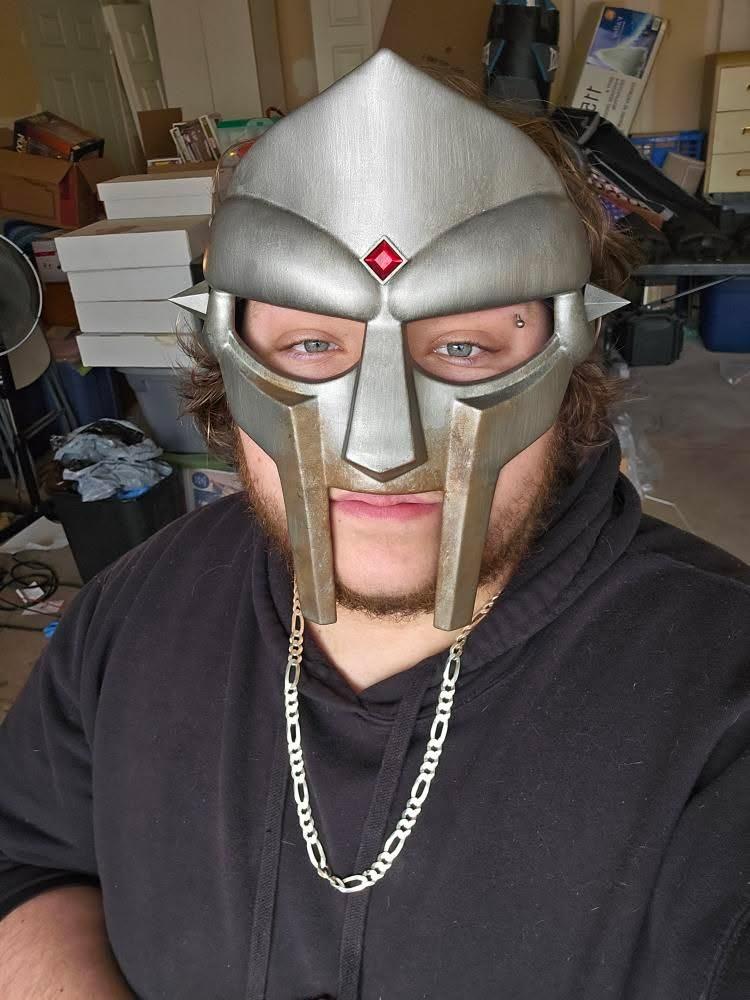 Metal Face Villain Mask w/ Red Diamond Gem