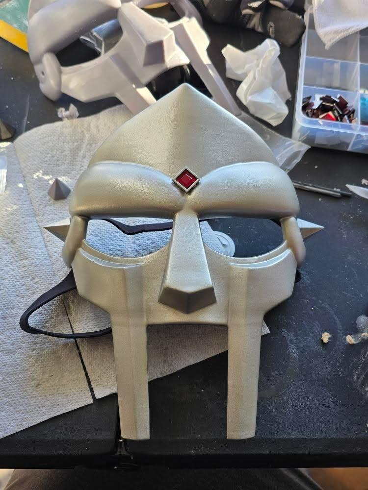 Metal Face Villain Mask w/ Red Diamond Gem