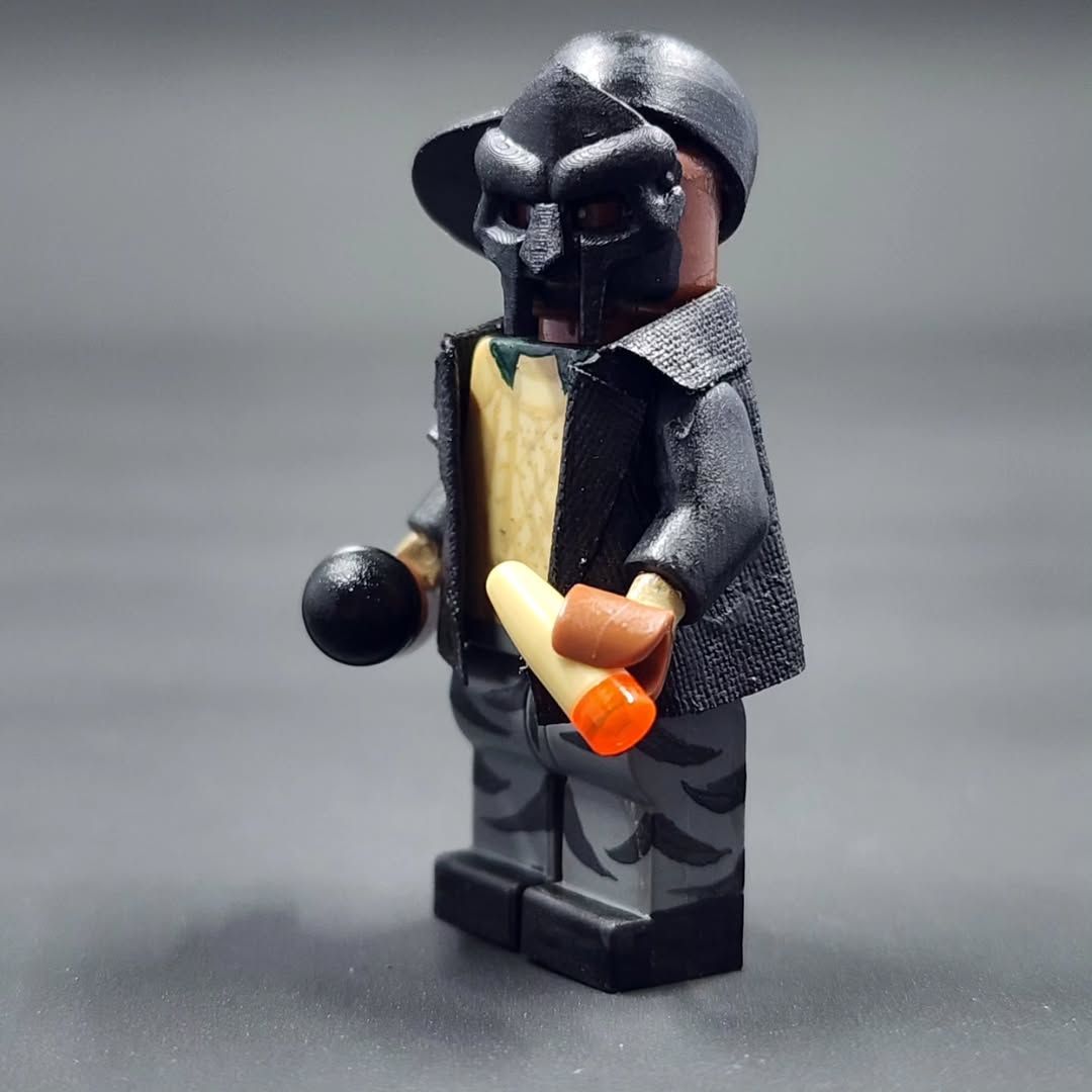 Metal Face Villain Minifigure (Madvillain) 1 of 1 with Packaging